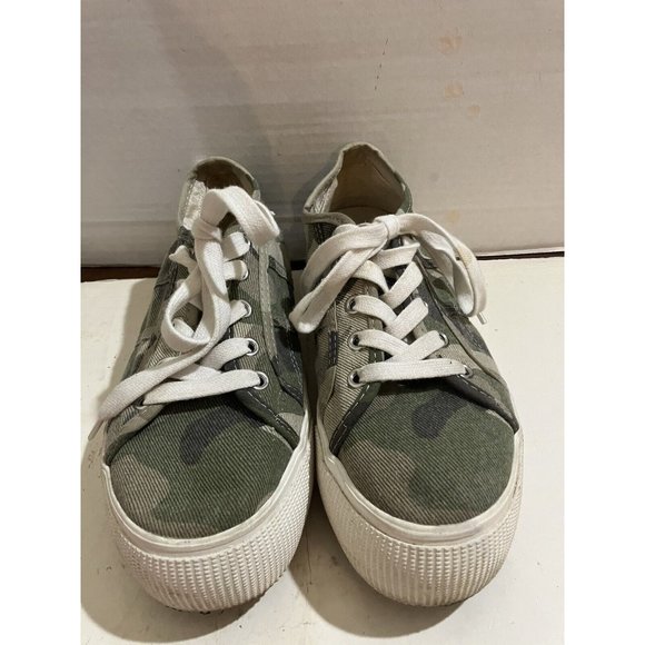 Steve Madden Emmi  size 6.5 M Camouflage Platform Sneakers  Shoes - Picture 2 of 8